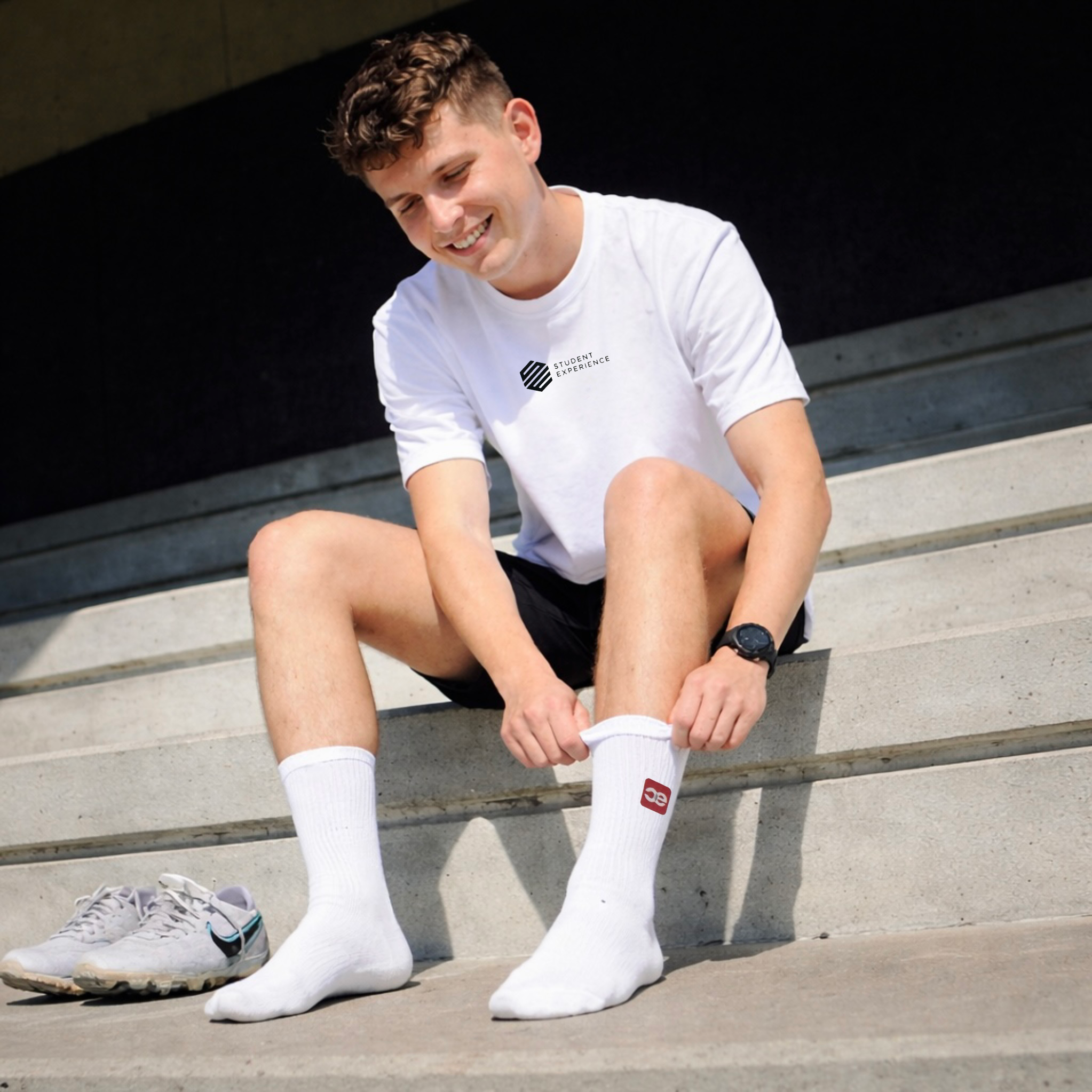 EMBROIDERED CE SOCKS
